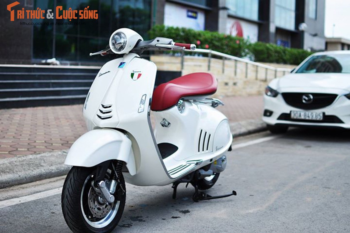 Dan choi Ha Noi &quot;thet gia&quot; Vespa 946 hon 200 trieu dong